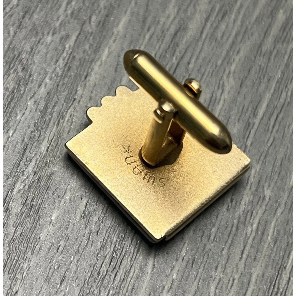 Vintage SWANK Men's Gold Tone Mother of Pearl Square Cufflinks Classic‎